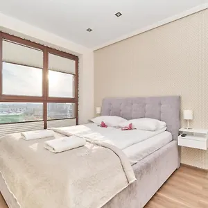Krakowska By Renters Apartament