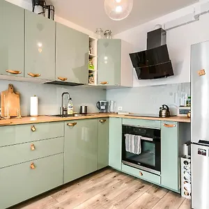 Urocze Mieszkanie Z Ogrodkiem I Bezplatny Parking Apartament